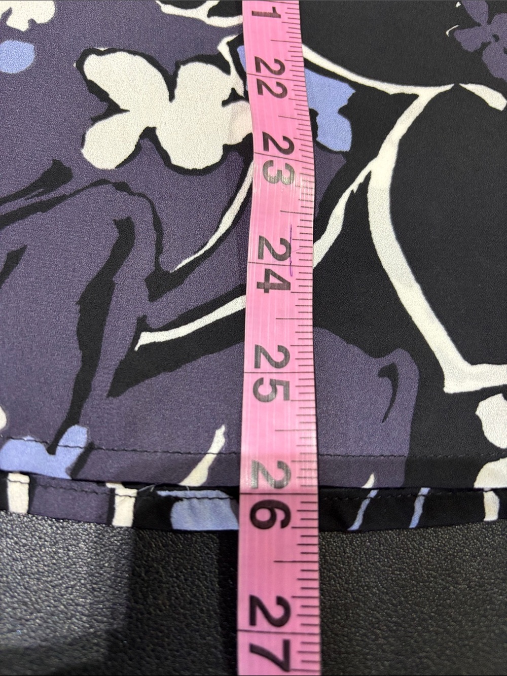 LOFT Lightweight sleeveless floral print,scoop neck,black panel side,tunic,tank, - Picture 8 of 10